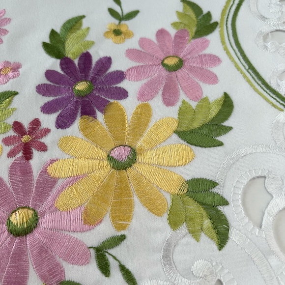 2 Window Embroidered Floral Valances - Picture 2 of 8